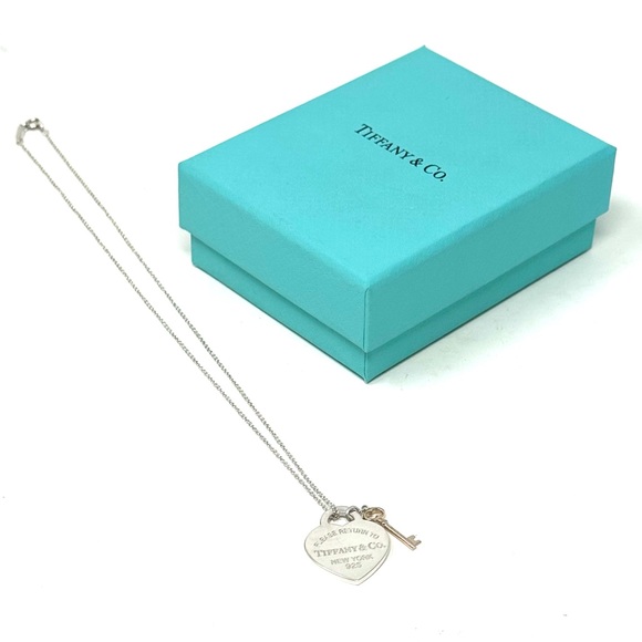 Authentic Tiffany & co. Return To Heart Tag / Key Necklace. - Picture 13 of 13